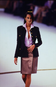 977613512_chanel-fw-1996(2).thumb.jpg.cb281d64f66537fbce0b313f51d21814.jpg