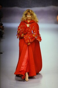 97901194_chloe-fw-1995(11).thumb.jpg.7746a082e9a0086807911517c8cc8f18.jpg