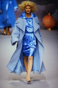 999285517_chloe-fw-1995(1).thumb.jpg.bbdc0fda59cfac6a5ad2b8816f479af4.jpg