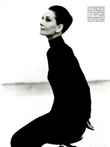 AH_Meisel_Vogue_Italia_September_1991_02.thumb.png.ae0369cc495a9746c0a60c649782974f.png