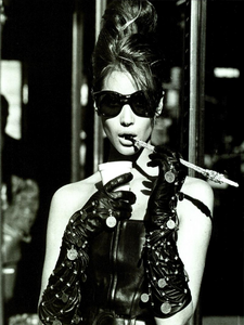 AH_Meisel_Vogue_Italia_September_1991_07.thumb.png.ecd05024c8ca1d49024414a1db0b64a3.png