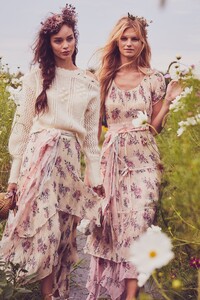 AUDRA-DRESS-DREAM2.thumb.jpg.05f4580d4369c1da83c1fe0b93e5c6ea.jpg