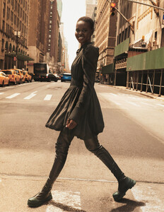 Adut-Akech-HM-Studio-FW19-09.thumb.jpg.617a96b7a25b45c53469852bd793af09.jpg