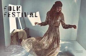 Alexina-Graham-Bohemian-Editorial01.thumb.jpg.8fe37802c4cafe7cb5a998e269eb8c5e.jpg