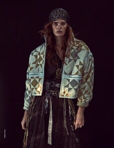 Alexina-Graham-Bohemian-Editorial05.thumb.jpg.6670d3746d6cbf130543a27b2108d33b.jpg