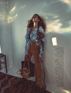 Alexina-Graham-Bohemian-Editorial12.thumb.jpg.37e7865acdd68c46cd5beb6dbc9a2e79.jpg