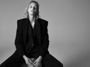 Anja-Rubik-ZARA-FW19-03.thumb.jpg.c314d7251947fef6167e2341a7ae91aa.jpg