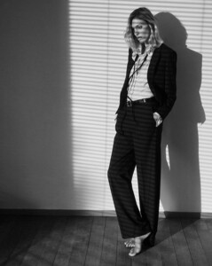 Anja-Rubik-Zara-SS20-03.thumb.jpg.3e1f717100146eb56c7ad580ed057a6e.jpg