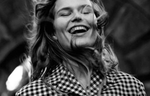 Anna-Ewers-by-Daniel-Jackson-for-Vogue-Deutschland-February-2018-1-700x452.jpg