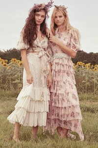 BECKY-SKIRT-01.thumb.jpg.187a449921643311caef5a92cee3278a.jpg