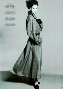 Barbieri_Vogue_Italia_July_August_1985_08.thumb.png.383728188bb395d1487a7dee2babff63.png