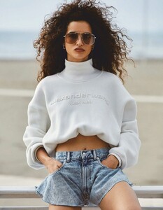 Chiara-Scelsi-Denim-Photoshoot02.thumb.jpg.7239d0216795b2da6292cec2ce32f9a1.jpg