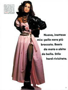 Chic_Raider_Demarchelier_Vogue_Italia_September_1991_02.thumb.png.48d8f88e26637a5471bc3192005356d6.png