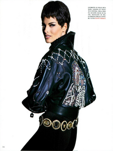 Chic_Raider_Demarchelier_Vogue_Italia_September_1991_03.thumb.png.f8dd30c55bcdb67680b65e9254e70552.png