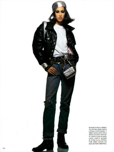 Chic_Raider_Demarchelier_Vogue_Italia_September_1991_11.thumb.png.53c7000fc0e9085d8169e710aacf670b.png