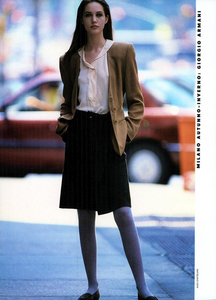 Felice_Chatelain_Vogue_Italia_July_August_1987_03.thumb.png.d360e8cfdeb9030948312811fba8f69c.png