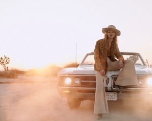Free-People-Denim-Spring-2020-Lookbook05.thumb.jpg.7dd7becc5a1fbac4a0f5f837890bfa1f.jpg