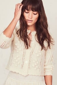 GIGI-SWEATER-CREAM-PUFF1-_2.thumb.jpg.8691ac7050d28b8bf48a7b03a09ba54e.jpg