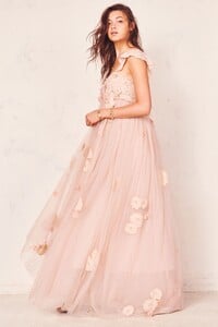 IRENE-GOWN-BLUSH4.thumb.jpg.cfe122c47303fc6768bae608ac5e663c.jpg