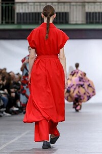 Issey-Miyake-RTW-FW20-Paris-0141-1583058782.thumb.jpg.88a11757d4fd7f1e98314da8fec82446.jpg