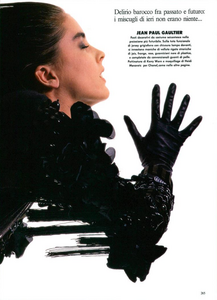 Itinerario_Watson_Vogue_Italia_July_August_1987_12.thumb.png.940810ae707ff07a9bf6174235018ee7.png
