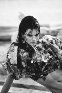 Kendall-Jenner-Reserved-FW19-10.thumb.jpg.233784fa4c2424e98aec66ca379246a1.jpg