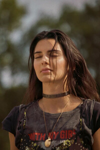Kendall-Jenner-Reserved-FW19-13.thumb.jpg.dfb5cdcd12a1fbd925487a0f9c420e60.jpg
