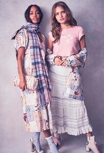 LAIS-DRESS-MULTI-7.thumb.jpg.d31c6bddc9cef3dbfe7acbdaa398f2a9.jpg