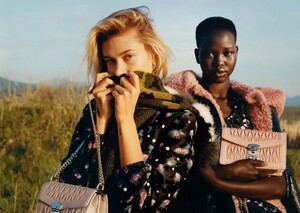 MIU-MIU-Fall-Winter-2019-Campaign-15-photography-Eddie-Wrey-730x520.thumb.jpg.1cfdb536e0b44ad048faf0552c593190.jpg
