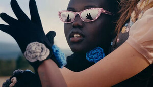 MIU-MIU-Fall-Winter-2019-Campaign-photography-Eddie-Wrey.thumb.jpg.1283cd82318886c8b6a7fcabc80d3e3d.jpg