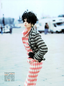 Magni_Vogue_Italia_September_1991_04.thumb.png.3ec39191daac01f1d9880884c42386f6.png