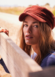 Mathilde-Brandi-Mango-FW19-01.thumb.jpg.c69719a3edb577c89fcec88a3aca8e3f.jpg