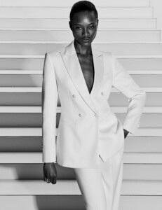 Mayowa-Nicholas-MAX-MARA-FW19-01.thumb.jpg.66c8da28be59f5a0d0a75b8bec568a53.jpg