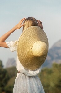Meadow-Dome-Hat-1-lifestyle.jpg