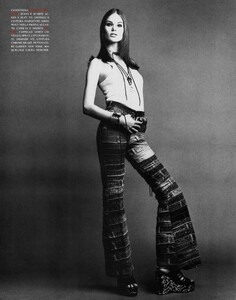 Meisel_Vogue_Italia_June_1992_10.thumb.jpg.2c82f41b92778f75c74b0b88fd6fff36.jpg