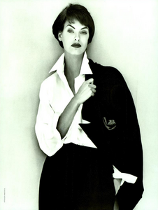 Meisel_Vogue_Italia_September_1991_05.thumb.png.91f018ffa9734fa2291b01a91da06032.png