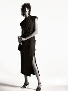 Mica-Arganaraz-ZARA-Scenes-01.thumb.jpg.50afb45b9b86f38d211b55b2ac797759.jpg