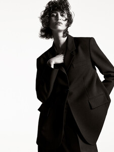 Mica-Arganaraz-ZARA-Scenes-13.thumb.jpg.700ddaa61a7cc1c996dc69a253905571.jpg