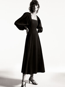 Mica-Arganaraz-ZARA-Scenes-16.thumb.jpg.009d2b608b0c74aacab1b53aecfe3aff.jpg