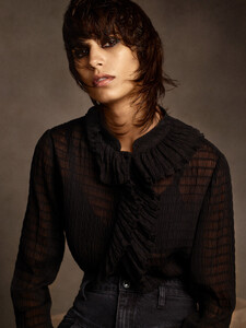 Mica-Arganaraz-ZARA-Scenes-19.thumb.jpg.9eac9366ada75db319ad386c741d9c17.jpg