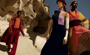 Missoni-fall-2019-ad-campaign-The-Impression-001.thumb.jpg.6cfb6607c00d4db9ca131b78a0e6b206.jpg