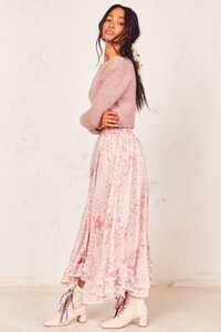 NAVYA-SKIRT-PINK-FLOWER-BED-3.thumb.jpg.22a3074ee9bd5fe70d0b5844c4e62f58.jpg