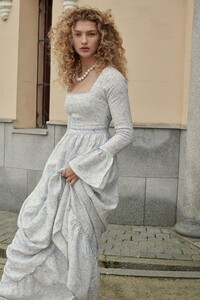 Olivia-Frolich-Vogue-Spain-Dorit-Revelis-2-683x1024.thumb.jpg.1b84d83e7cd6ad2e0977f2d687eb9c6b.jpg