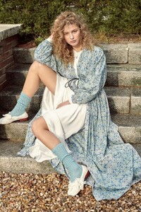 Olivia-Frolich-Vogue-Spain-Dorit-Revelis-8-683x1024.thumb.jpg.a82556f775d7d0dd32257c62ca436052.jpg