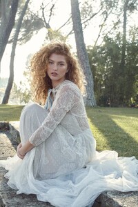 Olivia-Frolich-Vogue-Spain-Dorit-Revelis-9-683x1024.thumb.jpg.29f031c52bfd69e791d67bb17b3974e6.jpg