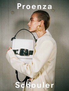 Proenza-Schouler-SS20-Pierre-Ange-Carlotti-09.b495bc6e42c9.thumb.jpg.f72cbb968af6351a5813321894ff5c8d.jpg