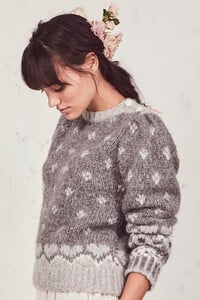 ROSIE-SWEATER-FEATHER-2.thumb.jpg.c8adca79d95d5851b4ecc53695c7fa7d.jpg