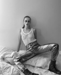 Rianne-Van-Rompaey-by-Mert-Marcus-for-RE-Edition-Magazine-Issue-11-23.thumb.jpg.11c98df5f71bc85b27bf15fa6f687c2f.jpg