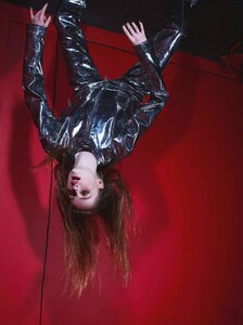 Rianne-Van-Rompaey-by-Mert-Marcus-for-RE-Edition-Magazine-Issue-11-3.thumb.jpg.202d7eca32833dfa5388e562f3276c29.jpg