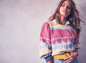 SHIRELLE-PULLOVER-PINK-ICING-7.thumb.jpg.c5a23430bca7cd831ace000ec5393bdd.jpg